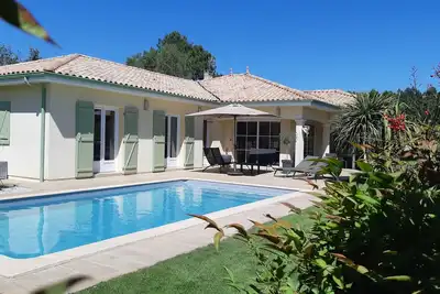 Image de Villa familiale de 4 chambres piscine chauffée proche océan jardin clôturé