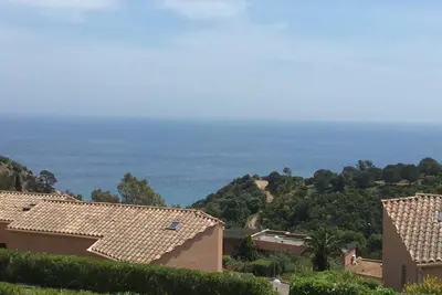 Image de studio mezzanine avec magnifique vue mer, à 300 m de la plage de bonporteau