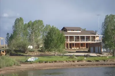 Image de Lodge Private -Co Mtn Lake, piscine, bain à remous, -Affordable réunions de famille et les groupes