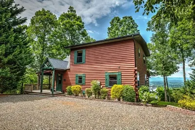 Image de Chalet de montagne près de la ville! Vues incroyables! Réductions hebdomadaires, militaires et plus!