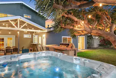 Image de Propriété de 4 chambres / 3 salles de bain près de Legoland, des plages et plus encore! Comprend la climatisation!