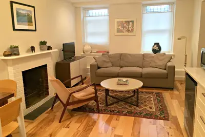 Image de Capitol Hill-meilleur emplacement, pâtés de maisons de Capitol, entrée privée et terrasse
