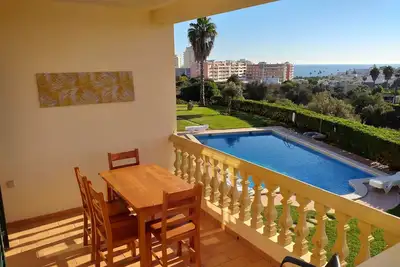 Image de T1 tranquille balcon ensoleillé avec vue sur la mer et la campagne Armacao de Pera Algarve