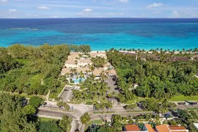 Image de Paradise Island 9a-Sunrise Beach Club-Beachfront- Ouragan non affecté