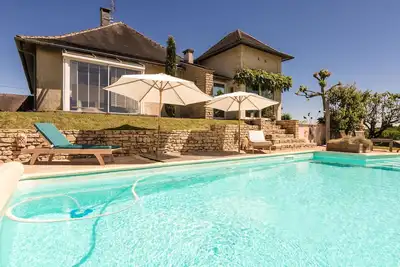 Image de Villa confortable avec piscine