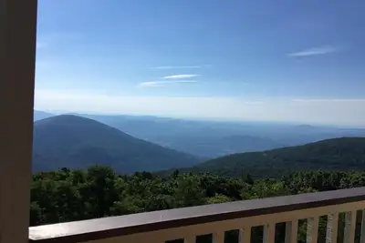 Image de Vous méritez tout! Vues impressionnantes, laissez-passer pour les invités, ascenseur et service de navette!