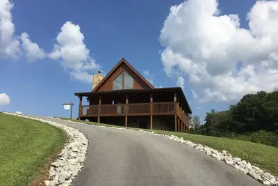 Image de Reserve maintenant! ! ! ! Proche de toutes les attractions.