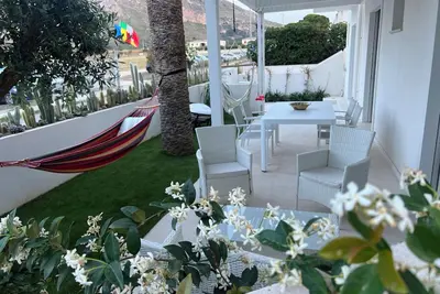 Image de Three-room apartment with garden 50 meters from the sandy beach