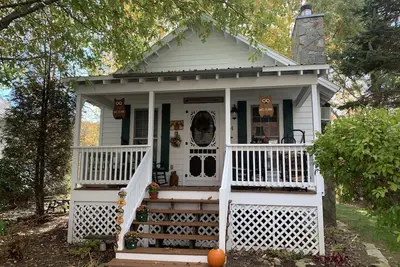 Image de Peaceful Cottage se trouve juste sur la rivière Linville