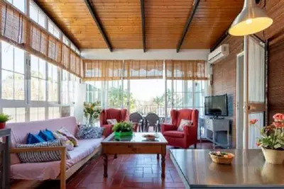 Image de Penthouse en duplex avec terrasse et solarium avec douche dans un beau quartier résidentiel
