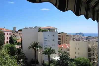 Image de Appart Cannes rénové, vue Mer, Plages, Centre et Croisette à pied, Parking Wifi
