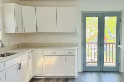 Image de Cozy Condo Downtown 2nd Floor (Dog Friendly) * Sleeps 4 * Only 3. 5 Blocks to Beach