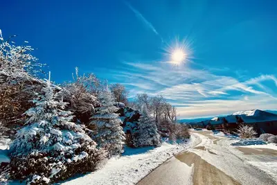 Image de Marchez sur les pistes - Luxe au-dessus des nuages Condo 2br w \/ Vues époustouflantes!