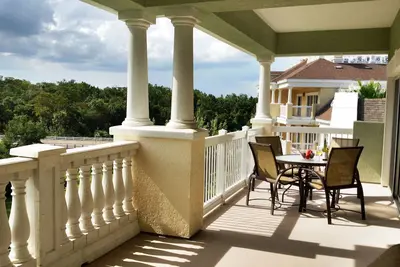 Image de Luxueuse et spacieuse villa de vacances au dernier étage 3b / 3b - Près de Disney World