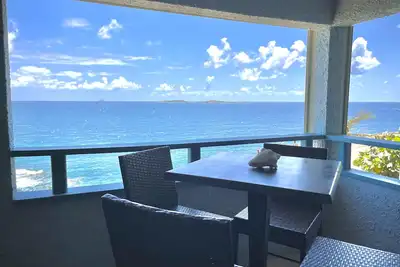 Image de En vedette sur Hgtv's Beachfront Bargain Hunt! Sea Cliff Villa à Bolongo Bay