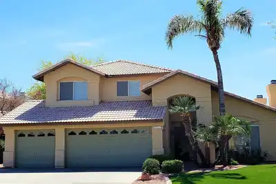 Image de Super emplacement, piscine privée chauffée, pas de frais cachés, grill / randonnée / WiFi gratuit