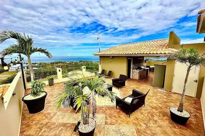 Image de Unique Oceanview Penthouse - Ascenseur privé