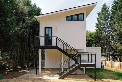 Image de 1 chambre, 1 salle de bain, peut accueillir jusqu'à 3 personnes