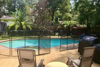 Image de The Salt Lick Retreat ~ Une oasis tranquille au Texas ~ 2br / 1. 5ba; Alarme; Bassin; Jacuzzi