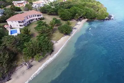 Image de Villa spectaculaire dans un cadre en bord de mer