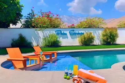 Image de Nouveau! Meilleure Vue! Piscine / Spa Remodeled Privacy Open Concept