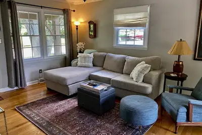 Image de Appartement chaleureux à proximité de la mode West Asheville et River Arts District!