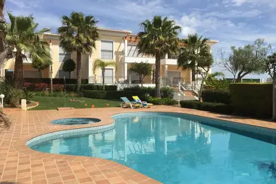 Image de 3 chambres 2 salles de bain appartement de luxe avec piscine / jacuzzi 8 minutes à la plage