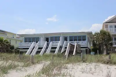 Image de Presque ciel Oceanfront A / C unité supérieure de superbes vues Pier sur la plage! Wifi gratuit
