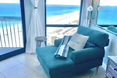 Image de Suite Penthouse! Superbe 1 chambre en bord de mer au dernier étage