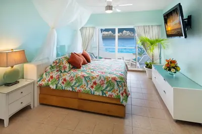 Image de Miramar # 403, condo romantique Oceanfront Penthouse, Rive-Nord, Ă 3 km de la ville