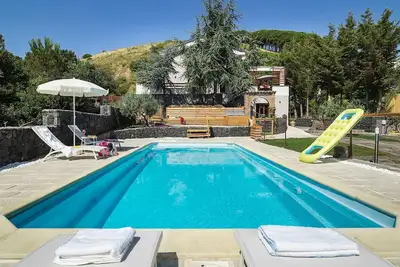 Image de Luxueux avec piscine sur les pentes de l'Etna