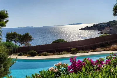Image de Grand appartement de luxe, vue triple sur la mer et coucher de soleil. <br><br>