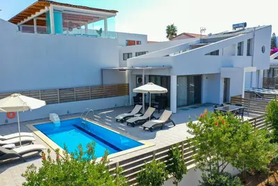 Image de Modern Beachfront villa, No car needed 3