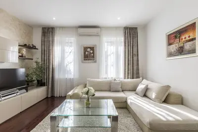 Image de Apartman Varos dans le centre avec parking privé