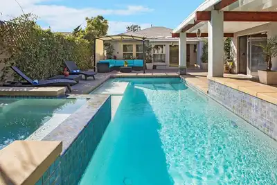 Image de Fabulous House w Pool & Music Studio, Ă quelques minutes de la plage!