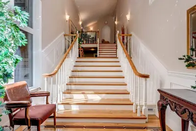 Image de Exclusive House On Foothill avec bain à remous, sauna et jacuzzi.