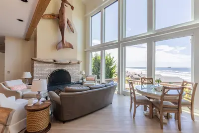 Image de Maison Premier avec vues sur l'océan à couper le souffle, cuisine gastronomique et commodités de luxe!