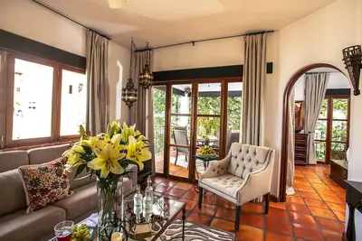 Casa Daphne, Selva Romantica