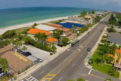 Image de Wow, Enfants Gratuit! 2 Blocks 2 Rests / Shops / Pubs / Rec Center. Johns Pass, Wifi, Max 4