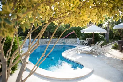 Image de Maison individuelle avec piscine - 1 minute à pied de la plage