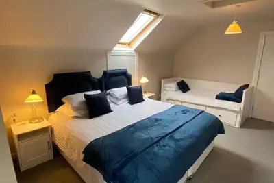 Image de Charmant appartement avec vue imprenable sur la mer avec des liens faciles vers la ville d'Édimbourg