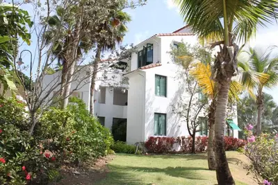 Image de Villa de luxe avec accès à la piscine du complexe situé au Wyndham Riomar Beach Resort