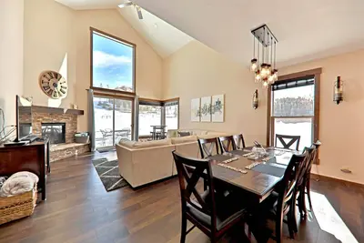 Image de Amusez-vous / Détendez-vous dans une magnifique nouvelle maison de montagne, bien équipée, très bien située