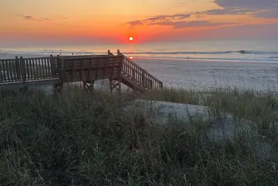 Image de Almost Heaven Oceanfront D Restez sur la plage! Animaux acceptés WiFi gratuit