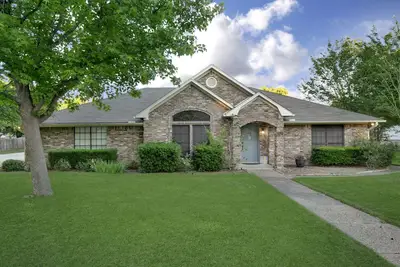 Maison relaxante de 3 chambres, 3 salles de bain près de Waco, Texas avec accès rapide à l'autoroute 35