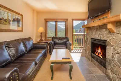 Image de Spacieux 1 chambre dans Redhawk Lodge juste à côté des pistes!