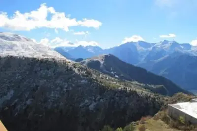 Image de magnifique studio neuf plein sud avec vue imprenable a 50 m du télésiege