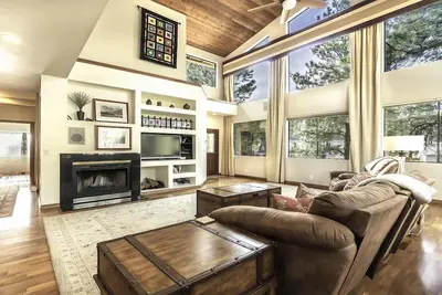 Image de Flagstaff Treehaus: # 1 Commentaires 5 étoiles! Forest Edge - Country Club continental