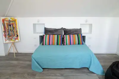 Image de Lisbon Beach Apartments 6. Studio, plage à 5 minutes, wifi gratuit.