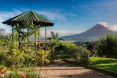Image de Lac Arenal-Vue imprenable sur le lac, le volcan et la jungle.